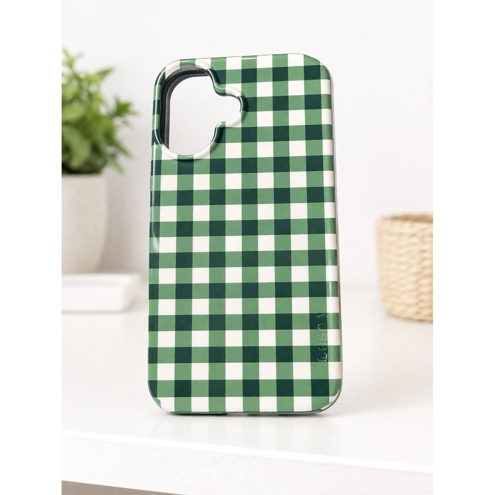 Casely iPhone 16 Classic Case Green Gingham MagSafe Slim Protective Cover